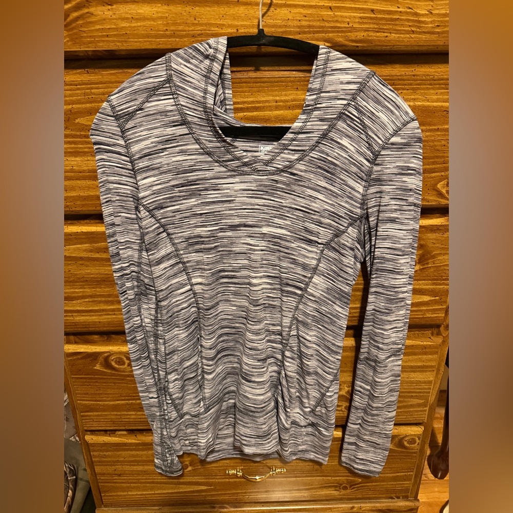 Kirkland Signature V-Neck work out Top